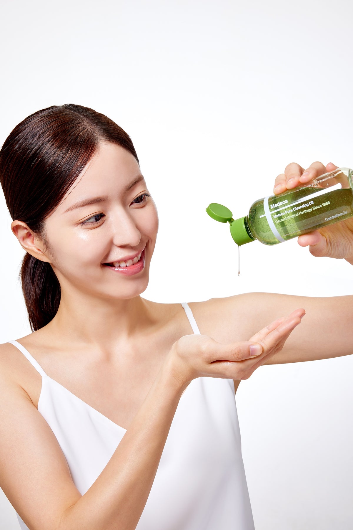 Centellian24 Madeca Matcha Pore Cleansing Oil 200ml — product detail image 3